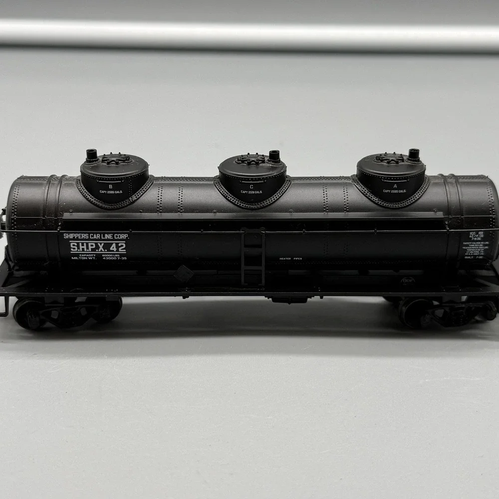 Athearn HO Scale Shippers Car Line SHPX 42 Triple Dome Tank Car 7935